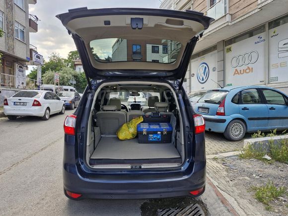 Sahibinden Ford Grand C-Max 1.6 TDCI Titanium 2014 Model