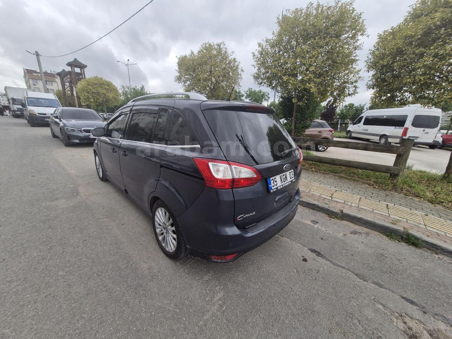 Sahibinden Ford Grand C-Max 1.6 TDCI Titanium 2014 Model Kocaeli 124.000 km Gri (titanyum) 7