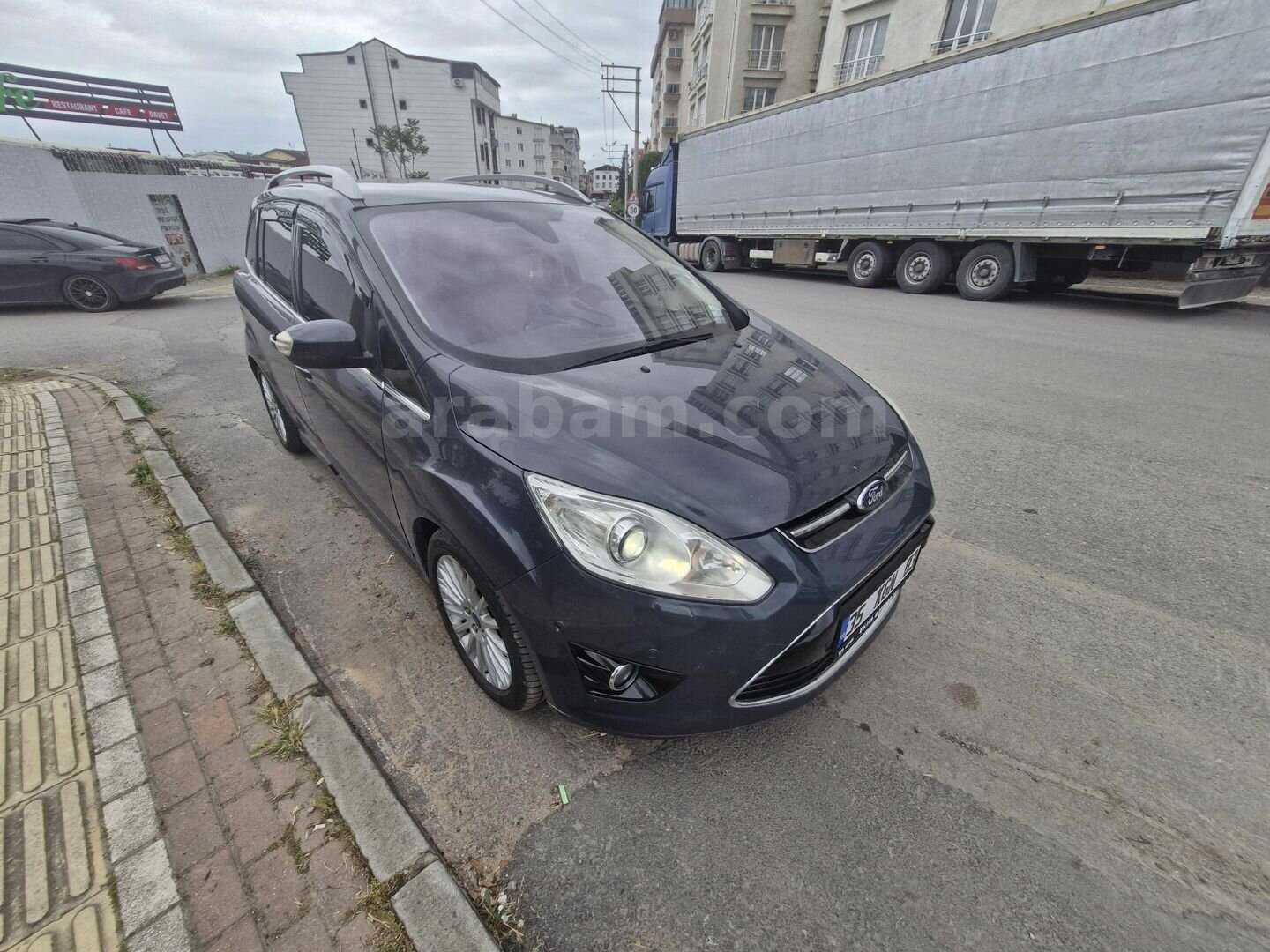 Sahibinden Ford Grand C-Max 1.6 TDCI Titanium 2014 Model Kocaeli 124.000 km Gri (titanyum) 3