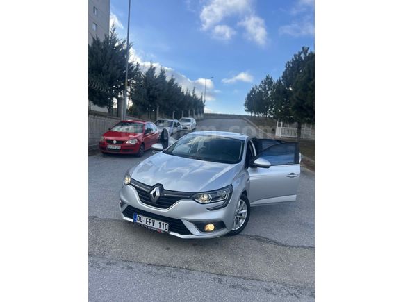 
SAHİBİNDEN KUSURSUZ DİZEL OTOMATİK MEGANE 4