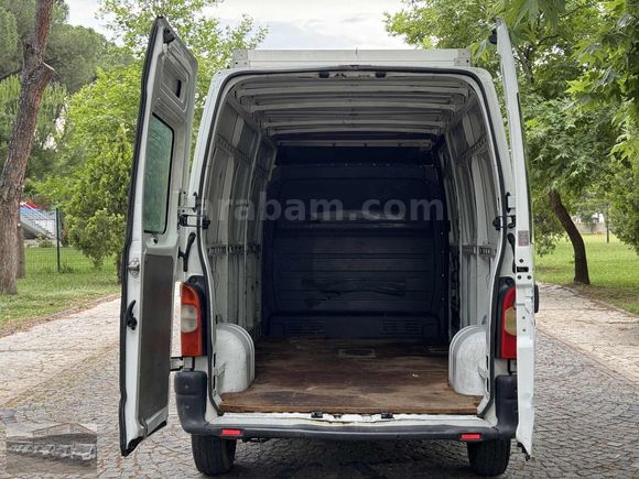 ŞENTÜRK'TEN 2010 MODEL RENAULT MASTER PANELVAN!