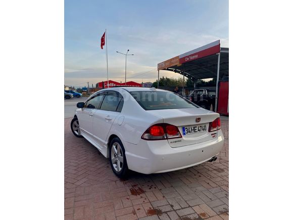 Sahibinden Honda Civic 1.6 Elegance 2011 Model  251.000 km Beyaz