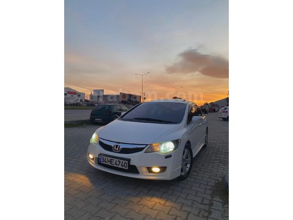 Sahibinden Honda Civic 1.6 Elegance 2011 Model  251.000 km Beyaz