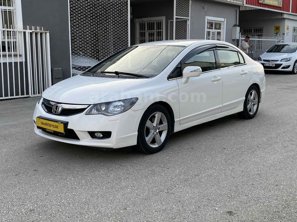 ÖZYILDIZdan 2012 model Civic 1.6i VTEC Premium LPGLİ OTOMATİK VİTES DERİ DÖŞEME