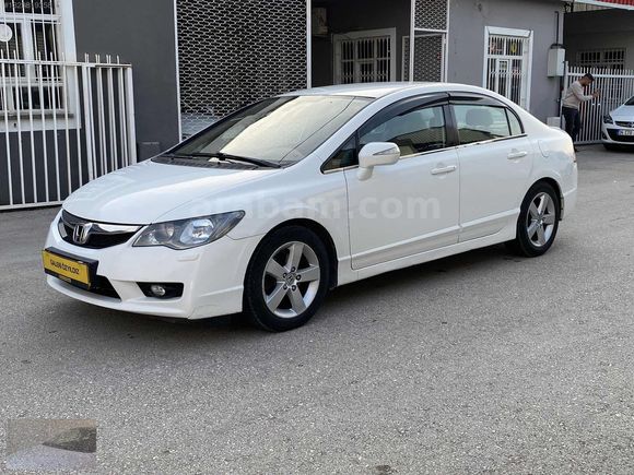 ÖZYILDIZdan 2012 model HONDA CİVİC 1.6 İ-VTEC PREMİUM LPG