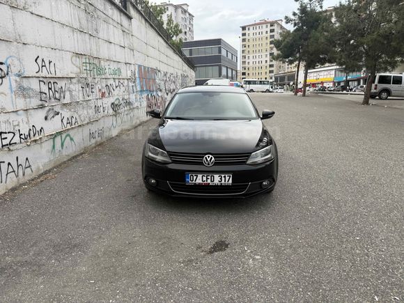 Sahibinden Volkswagen Jetta 1.6 TDi Comfortline 2012 Model - 2013 çıkışlı  268.000 km Siyah