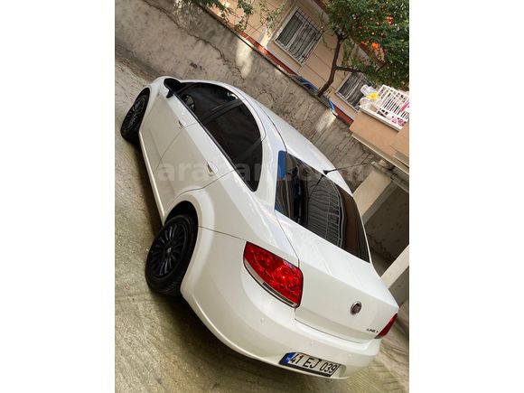 Sahibinden Garajda bakılmış Temiz Aile arabası