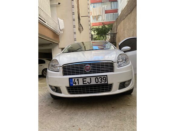 Sahibinden Garajda bakılmış Temiz Aile arabası
