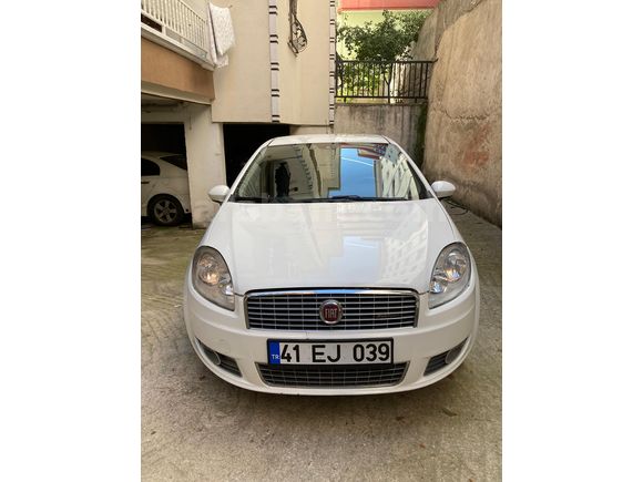 Sahibinden Garajda bakılmış Temiz Aile arabası