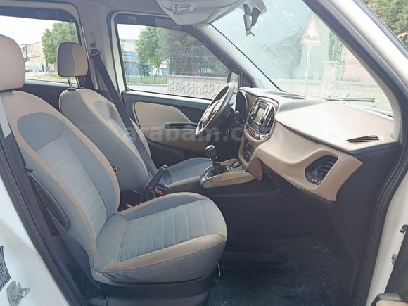 S&R AUTO DAN TEMİZ BAKIMLI 2015 MODEL FİAT DOBLO