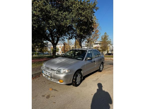 Sahibinden Hyundai Accent 1.5 GLS 1999 Model  155.000 km Gri