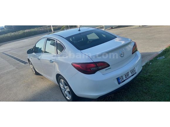 Sahibinden Opel Astra 1.3 CDTI Edition 2013 Model  204.000 km Beyaz