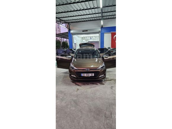 Sahibinden Hyundai i20 1.4 CRDi Style 2014 Model  181.000 km Kahverengi