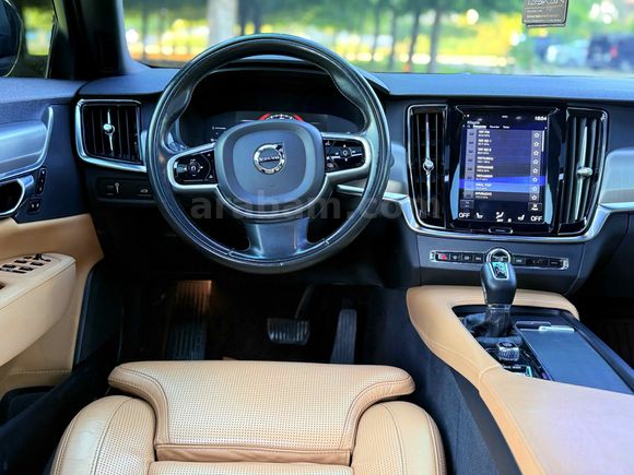 BEKEN OTOMOTİV”DEN 2017 VOLVO  AŞIRI TEMİZ 