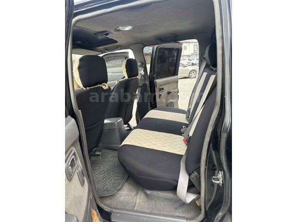 Galeriden Nissan Skystar 4x2 2002 Model Van