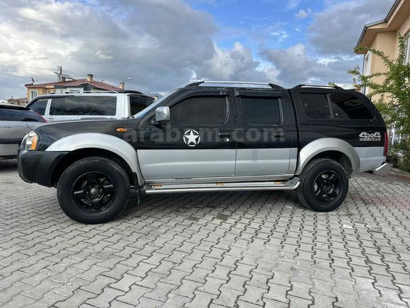 Galeriden Nissan Skystar 4x2 2002 Model Van