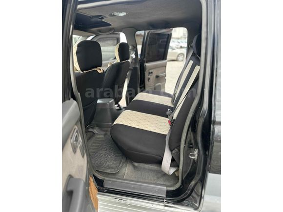Galeriden Nissan Skystar 4x2 2002 Model Van