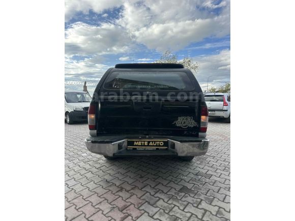 Galeriden Nissan Skystar 4x2 2002 Model Van