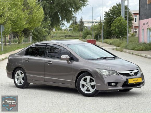 HATASIZ-HONDA-CIVIC-1.6İVTECH-69BİN KM-PREMIUM-TR DE TEK-