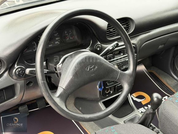 //157.000//KM 2000 HYUNDAİ ACCENT 1.5 GLS KLİMALI EMSALSİZ