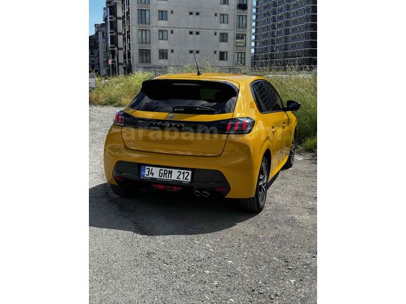 Servis bakımlı . 208 Allure Selection 2023