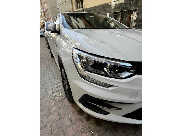 Sahibinden Renault Megane 1.5 Blue DCI Touch 2022 Model 
