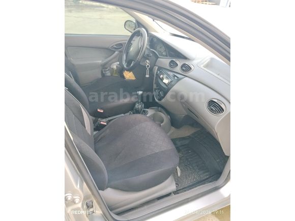 Sahibinden Ford Focus 1.6 Ambiente 2000 Model  232.000 km Gri (Gümüş)