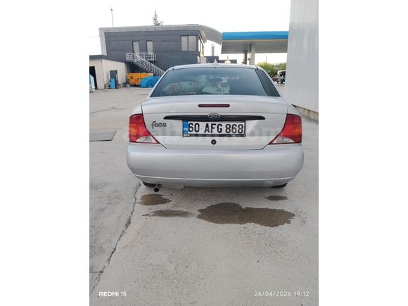 Sahibinden Ford Focus 1.6 Ambiente 2000 Model  232.000 km Gri (Gümüş)