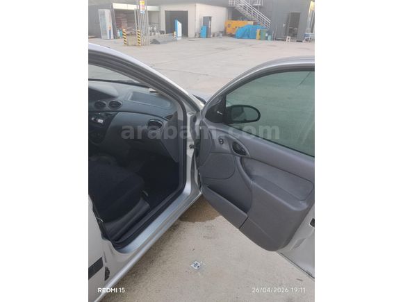 Sahibinden Ford Focus 1.6 Ambiente 2000 Model  232.000 km Gri (Gümüş)