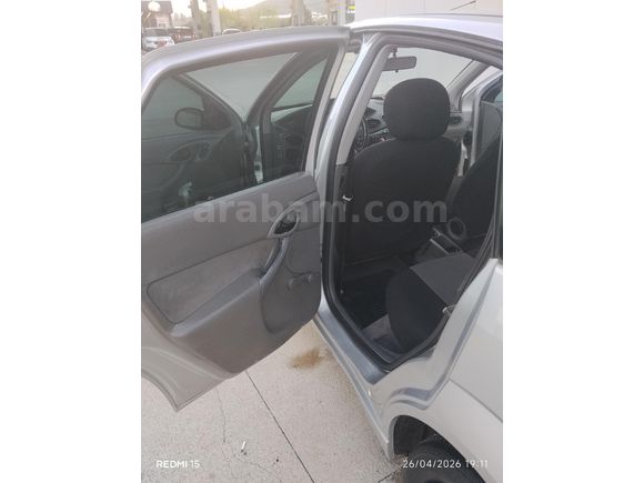 Sahibinden Ford Focus 1.6 Ambiente 2000 Model  232.000 km Gri (Gümüş)