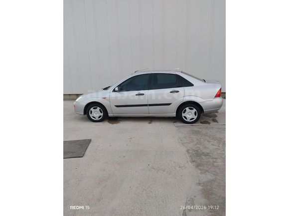 Sahibinden Ford Focus 1.6 Ambiente 2000 Model  232.000 km Gri (Gümüş)