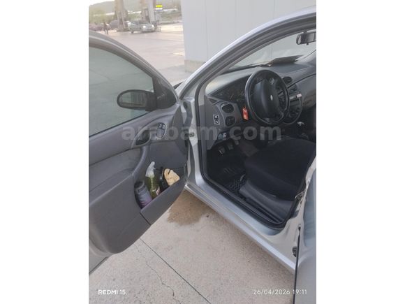 Sahibinden Ford Focus 1.6 Ambiente 2000 Model  232.000 km Gri (Gümüş)