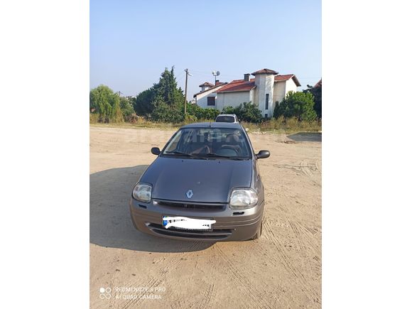 Sahibinden Klimalı Renault Clio 1.4  8v RN 2001 Model  209.000 km Gri (metalik)
