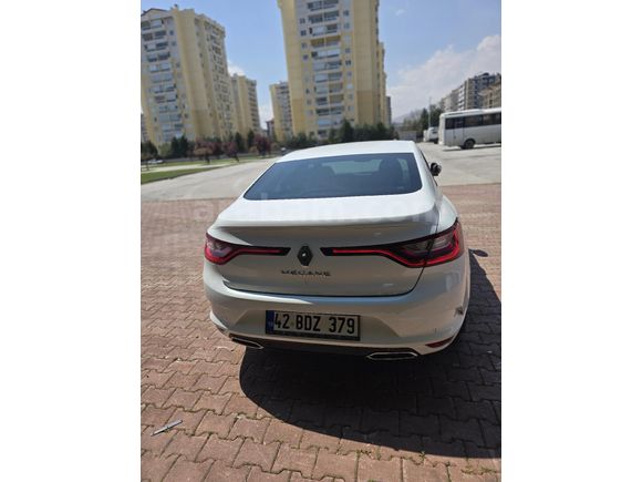 Faturalı 2025 Megane 1.5 Blue DCI Icon 17 KM