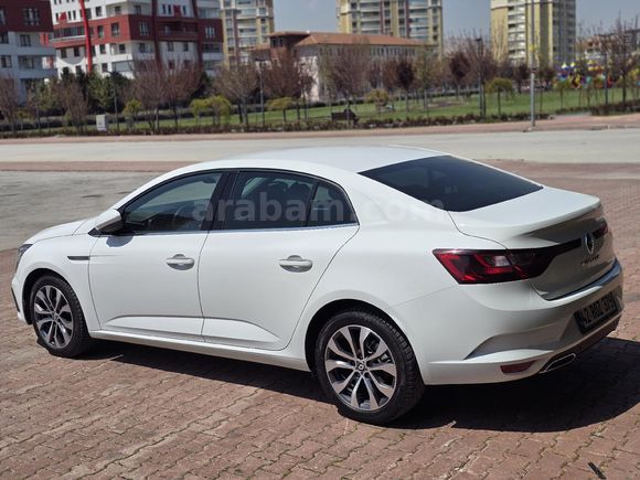 Faturalı 2025 Megane 1.5 Blue DCI Icon 17 KM
