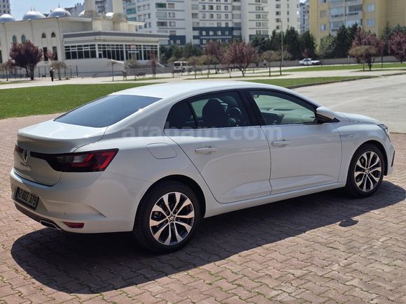 Faturalı 2025 Megane 1.5 Blue DCI Icon 17 KM