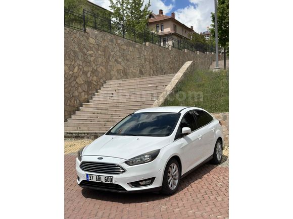 Sahibinden Ford Focus 1.6 TDCi Titanium 2015 Boyasiz değişensiz