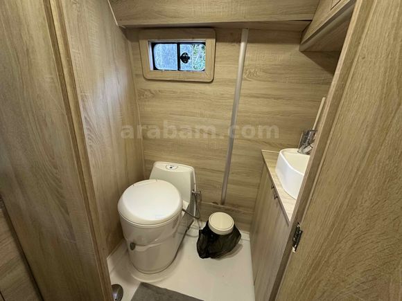 Binek Araç, Tekne yada çekme karavan takasına açık yarım otobüs karavan