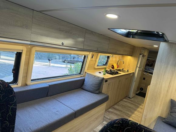 Binek Araç, Tekne yada çekme karavan takasına açık yarım otobüs karavan
