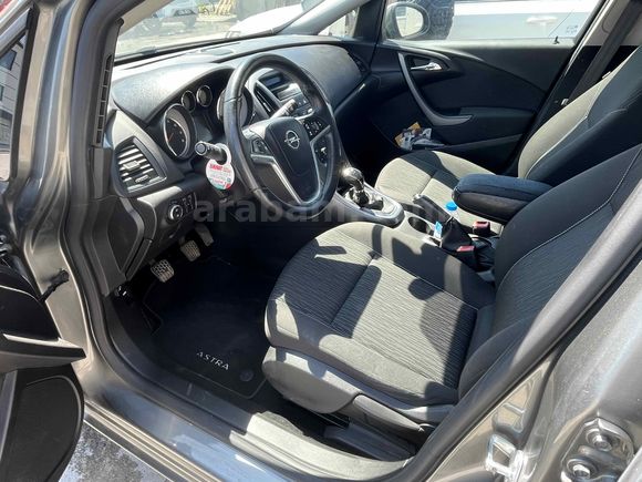 İlk Sahibinden Değişensiz  49850 km  de Aile Aracı