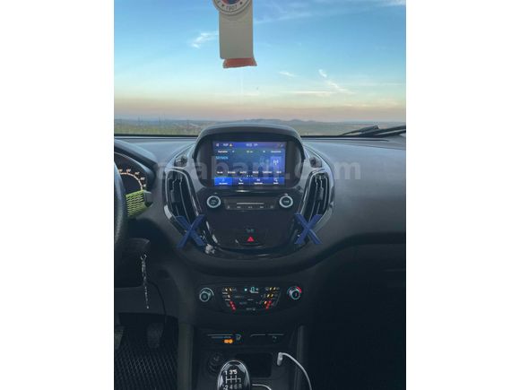 Sahibinden Ford Tourneo Courier 1.5 TDCi Titanium Plus 2022 Model 