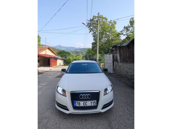Temiz Aile arabası A3 Sportback 1.6  2011