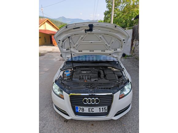 Temiz Aile arabası A3 Sportback 1.6  2011