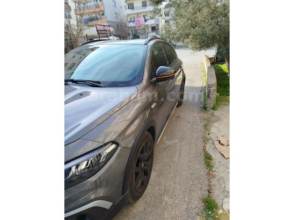 Sahibinden Fiat Egea Cross 1.6 Multijet Limited 2024 Model İzmir 12.500 km Gri (Gümüş)