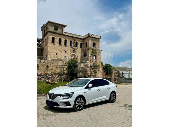 ÖĞRETMENDEN TEMİZ Renault Megane 1.5 Blue DCI Icon 2024 Model 