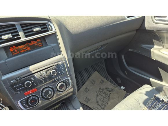 Sahibinden Citroen C4 1.6 e-HDi Confort Plus 2012 Model  253.000 km Beyaz