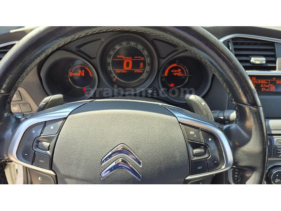 Sahibinden Citroen C4 1.6 e-HDi Confort Plus 2012 Model  253.000 km Beyaz