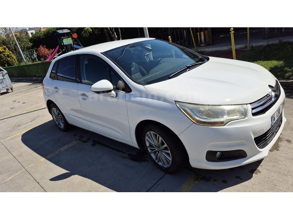 Sahibinden Citroen C4 1.6 e-HDi Confort Plus 2012 Model  253.000 km Beyaz