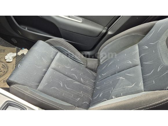 Sahibinden Citroen C4 1.6 e-HDi Confort Plus 2012 Model  253.000 km Beyaz