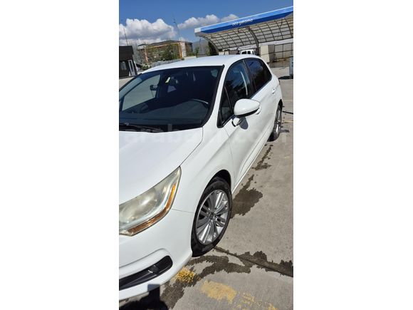 Sahibinden Citroen C4 1.6 e-HDi Confort Plus 2012 Model  253.000 km Beyaz